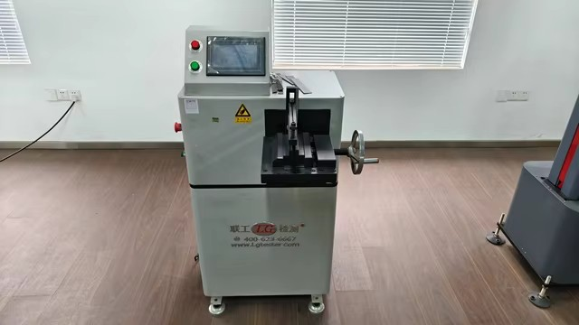 自動曲げ試験機