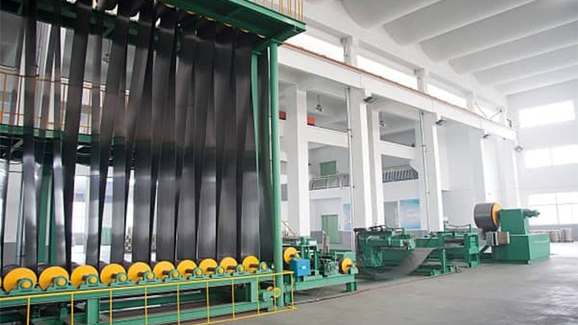 スチールストラップの生産ライン